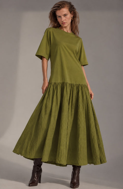 Vestido largo de dos texturas ALBA verde oliva puesto